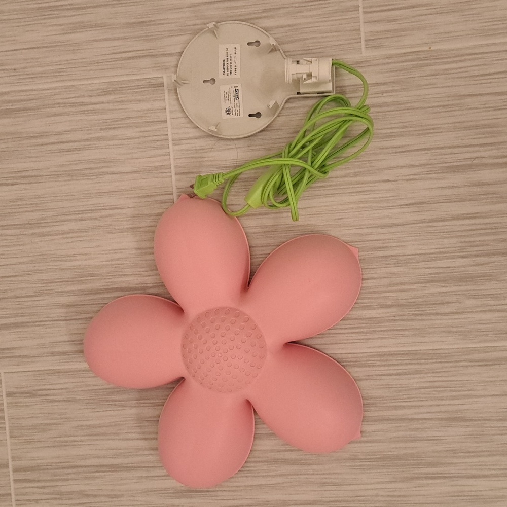 IKEA  SMILA BLOMMA Made in USA Wall light Pink Flower Green (stem ) Cord